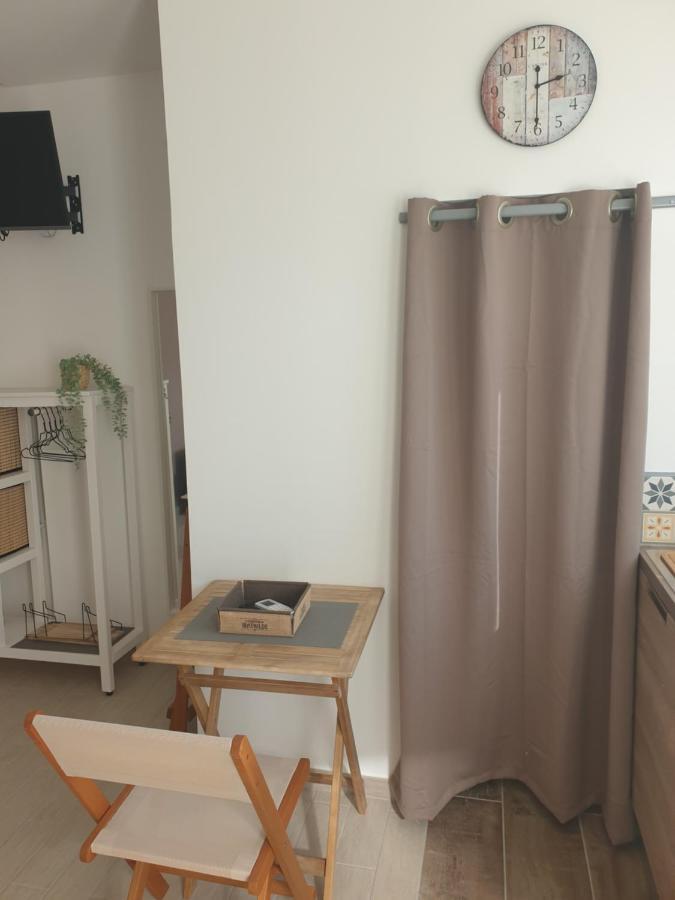 Mistral Appartements Port-Saint-Louis-du-Rhone Bagian luar foto