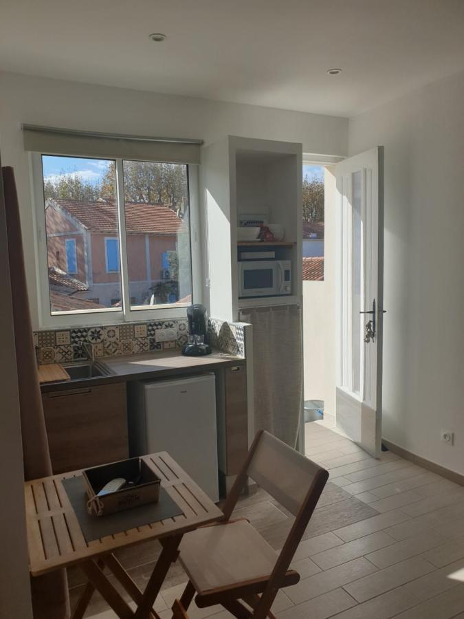 Mistral Appartements Port-Saint-Louis-du-Rhone Bagian luar foto