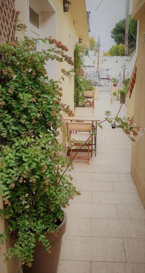 Mistral Appartements Port-Saint-Louis-du-Rhone Bagian luar foto