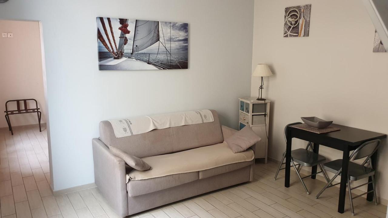 Mistral Appartements Port-Saint-Louis-du-Rhone Bagian luar foto