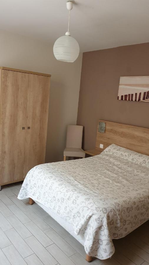 Mistral Appartements Port-Saint-Louis-du-Rhone Bagian luar foto