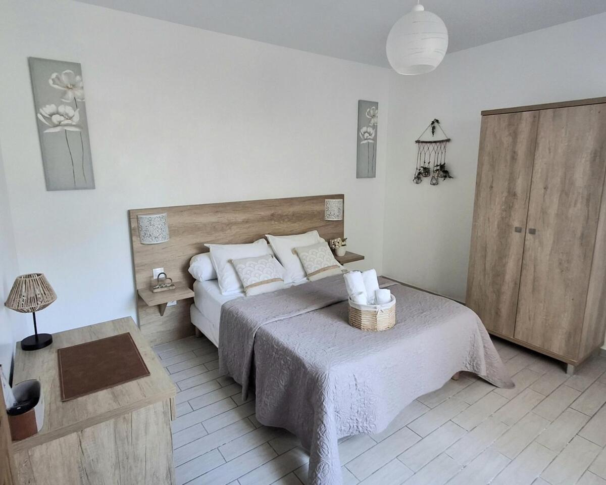 Mistral Appartements Port-Saint-Louis-du-Rhone Bagian luar foto