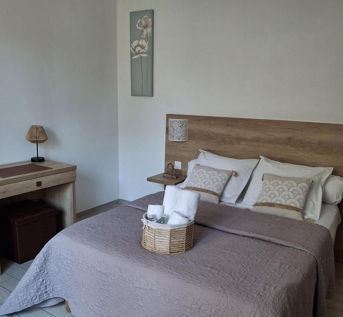 Mistral Appartements Port-Saint-Louis-du-Rhone Bagian luar foto